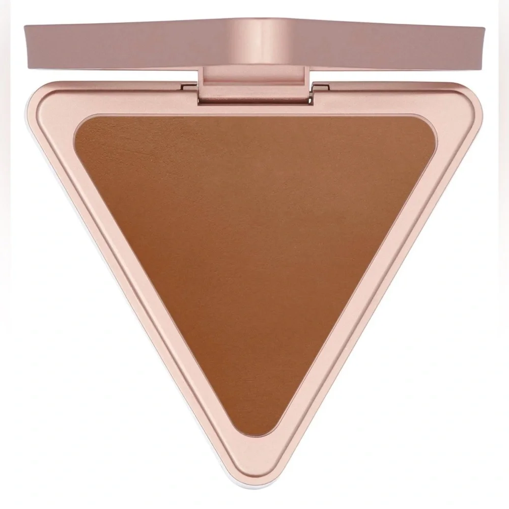Lys Beauty Makeup No Limits Matte Bronzer Color: Courage Buildable matte bronzer